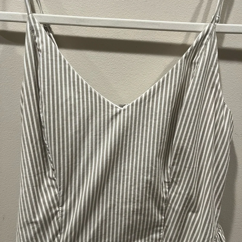 Aritzia Technique Poplin Dress in Cream and Olive stripes, Size 0 - Picture 4 of 6
